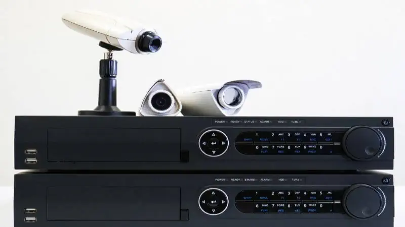 What is a CCTV Security Camera System? 2 How many types of DVR are there